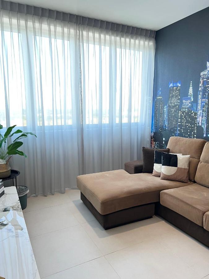 Rayyan Condominium @ Metrocity Square Кучинг Экстерьер фото
