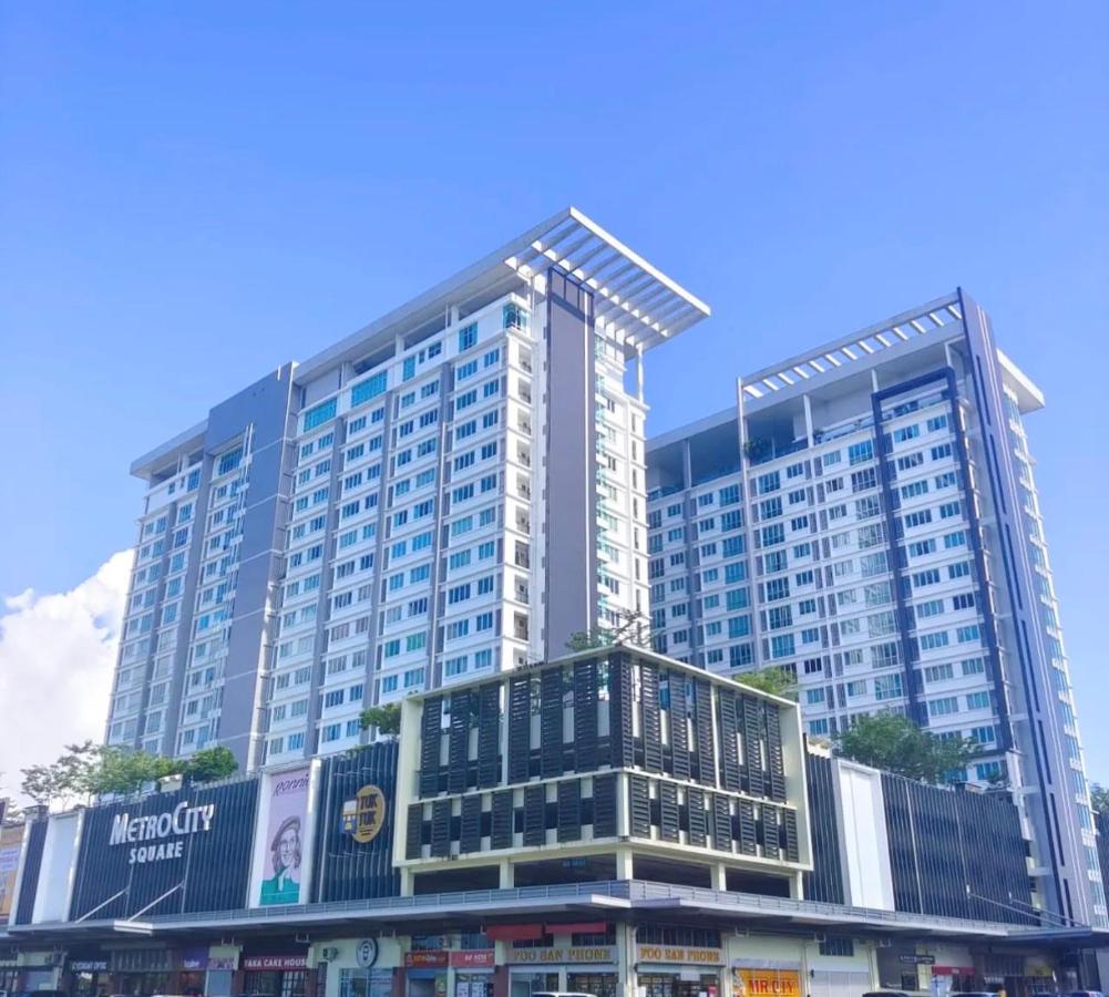 Rayyan Condominium @ Metrocity Square Кучинг Экстерьер фото